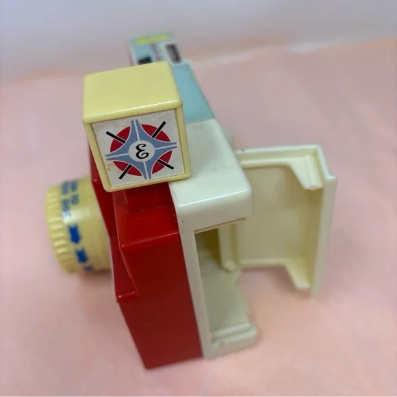 Fisher-Price Red Toy Camera with Yellow Lens and Strap - Picture 9 of 16